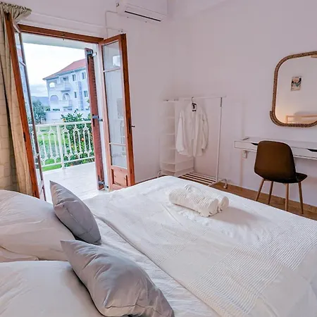 Archzante Boutique فيلة Kalamákion